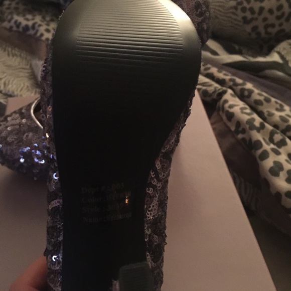 Shoes - Picture 3 of 3