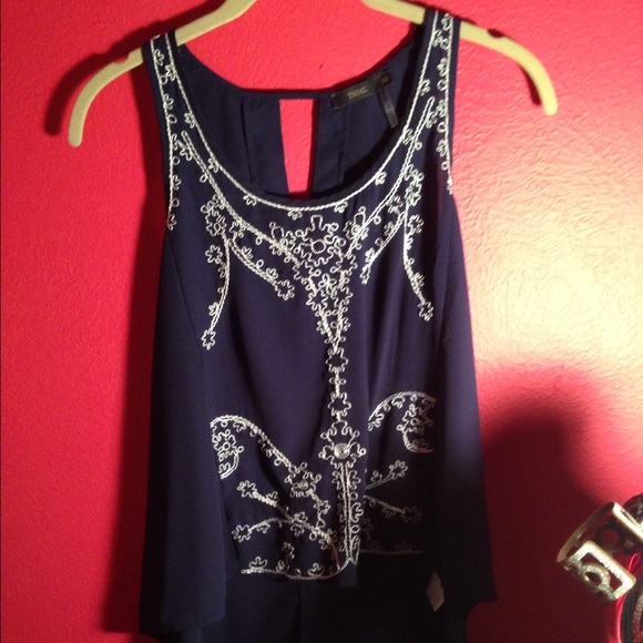 embroidered top!!