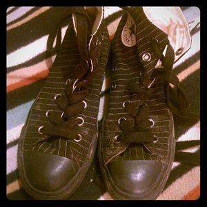 Size 7 women's pinstripe hightop converse