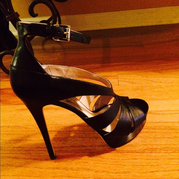 Shoes - Picture 2 of 4