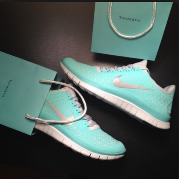 New Tiffany blue nikes size 5.5