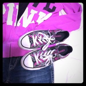 ❤️Fresh Fashion Host Pick❤️Converse Plaid Sneaker.