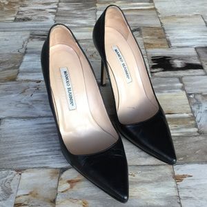 Authentic Manolo Blahnik Classic BB pumps!