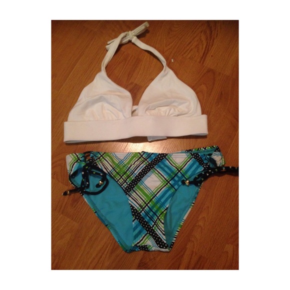 💚💙  Bathing suit top & bottom 💚💙