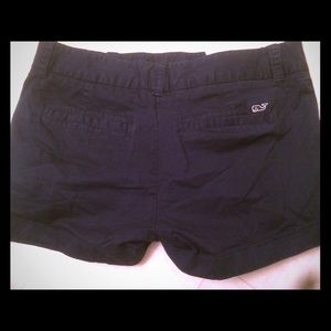 vineyard vines navy shorts