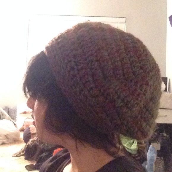 Hand knit beanie - Picture 3 of 3