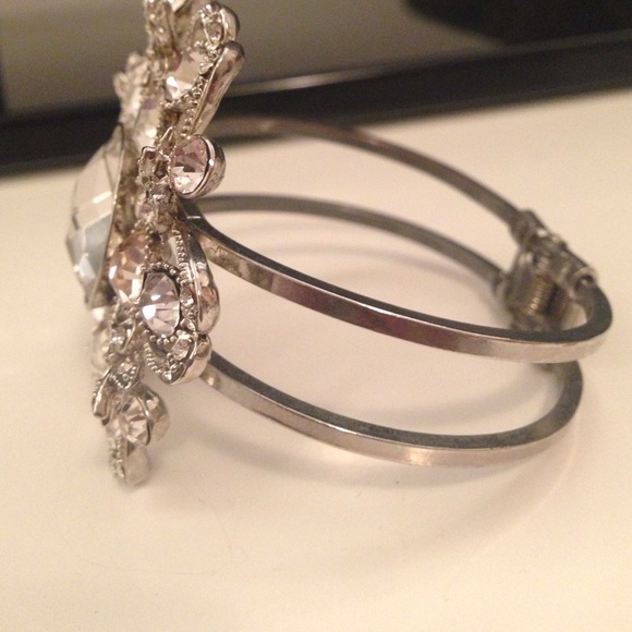 Silver Floral Cuff - Picture 4 of 4