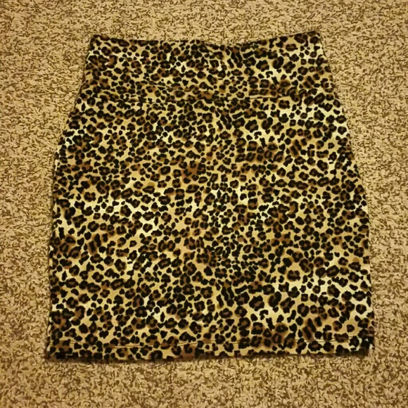 Stretchy high waisted skirt