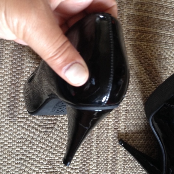 Black MK heels PRICE FIRM - Picture 4 of 4
