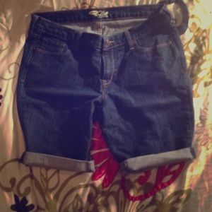 Never worn cuff flirt denim Bermuda shorts
