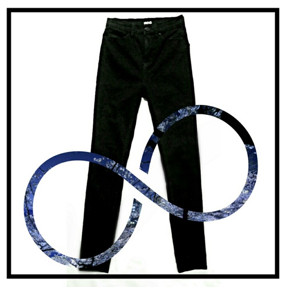 SOLD! Black BDG Twig Super High-Rise Jeans - Picture 1 of 4