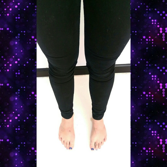 SOLD! Black BDG Twig Super High-Rise Jeans - Picture 4 of 4