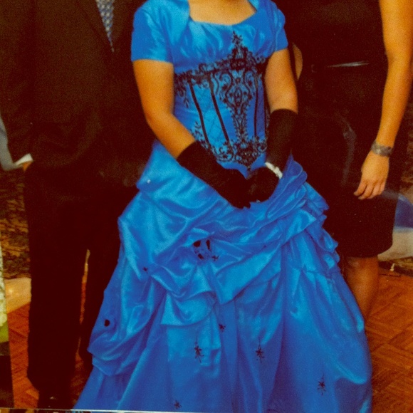 Beautiful blue event dress!