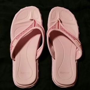 Reebok flip flop