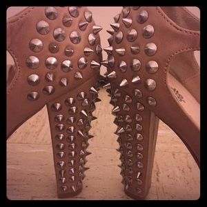 Tan Charlotte Russe Heels!! ❤️💋