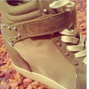 Guess shoe