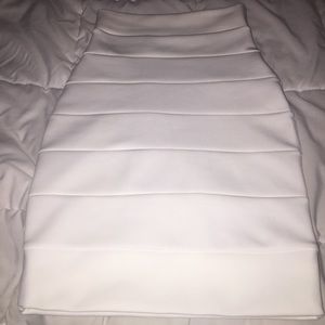 Stretchy white pencil skirt Small