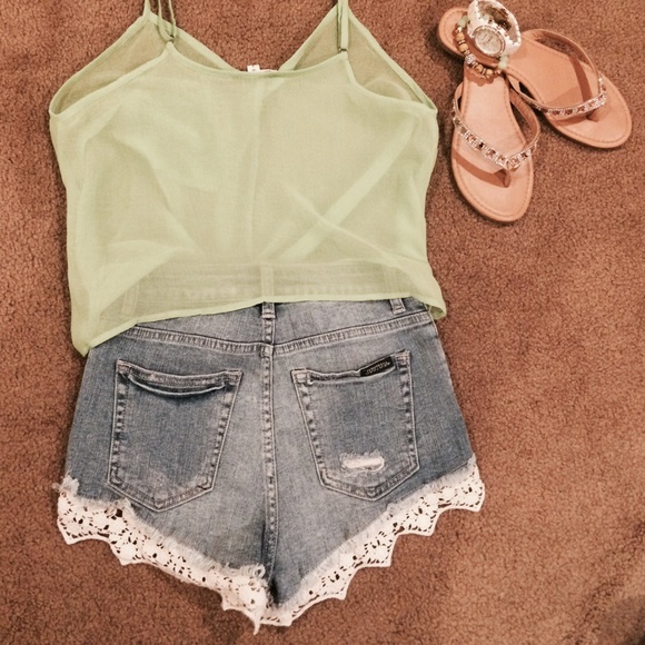 Green cropped top 💚 - Picture 3 of 4
