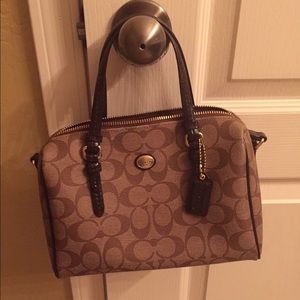 🎀👜 gently used coach handbag 👜🎀