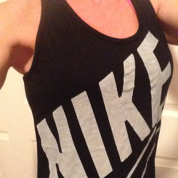 SOLD Nike black tank - Picture 3 of 4