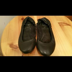 Bcbg flats all leather black