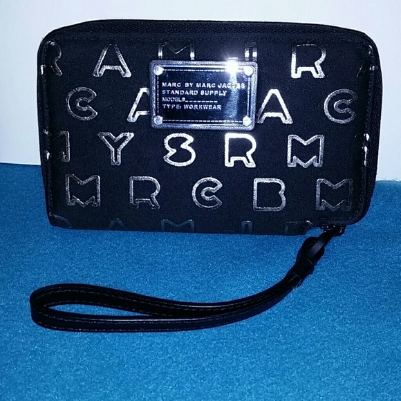 **SOLD**MBMJ wristlet w/iPhone slot