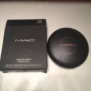 MAC Refined Golden bronzing powder