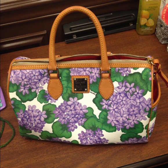 Dooney & Bourke bag, like new!