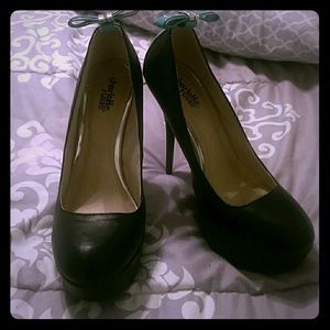 Black pumps !