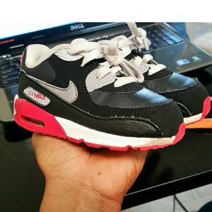 SOLD Nike BOYS Toddler Shoe 7c