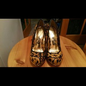 Naughty Monkey leopard heels