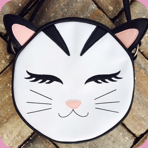 Handbags - 💢RESERVED @sarawenzel💢💫HP✨ KITTY HANDBAG😻