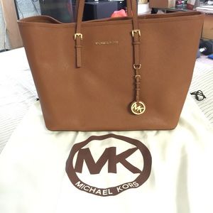 Micheal kors tan leather tote