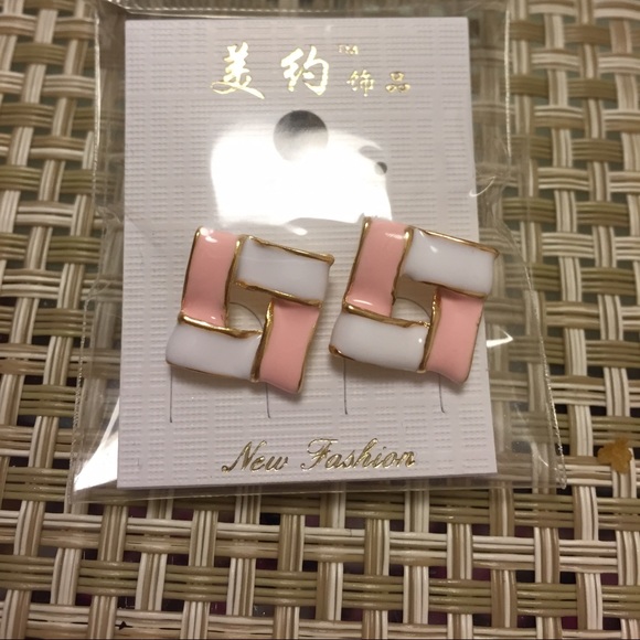 Sweet vintage inspired earrings