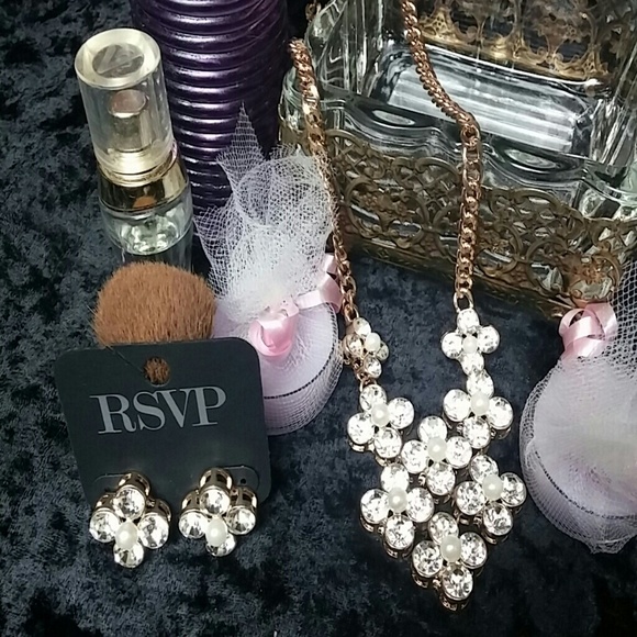 NWT Gorgeous Statemnt Necklace