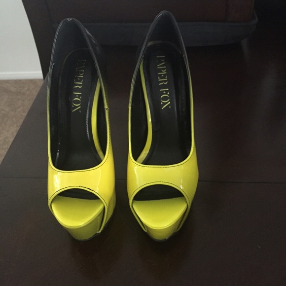 Black and yellow hot high-heels  brand-new never