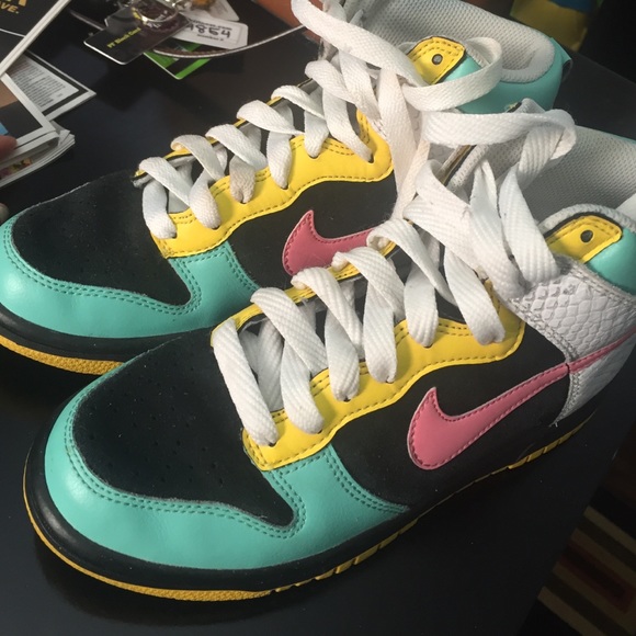 Shoes - Picture 1 of 4