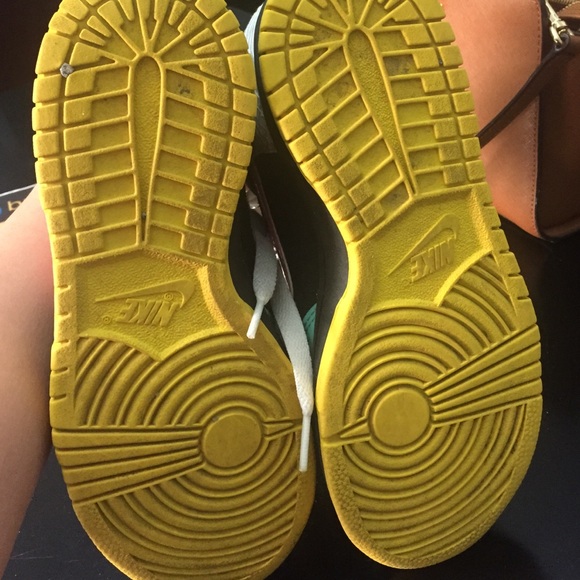 Shoes - Picture 2 of 4