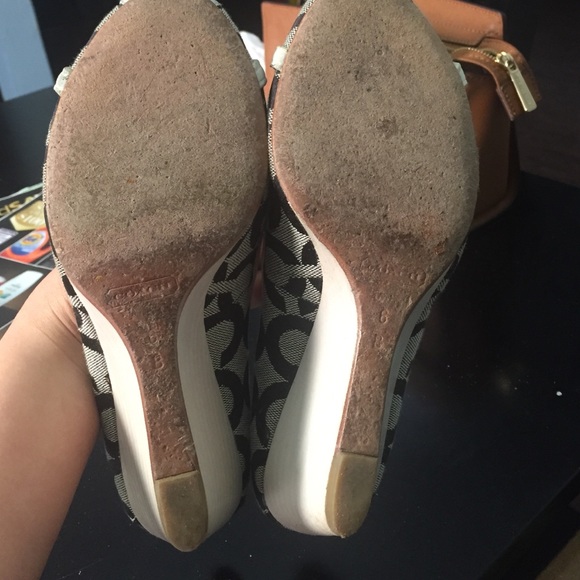 Shoes - Picture 2 of 4