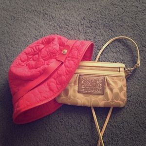 Sun hat and wallet combo