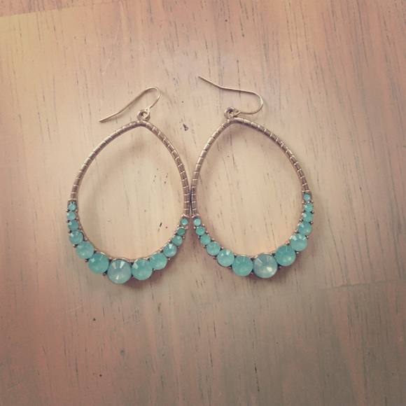 Gold dangly earrings - Picture 1 of 2