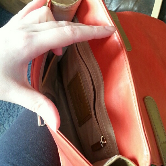 Cross body Purse! - Picture 2 of 3