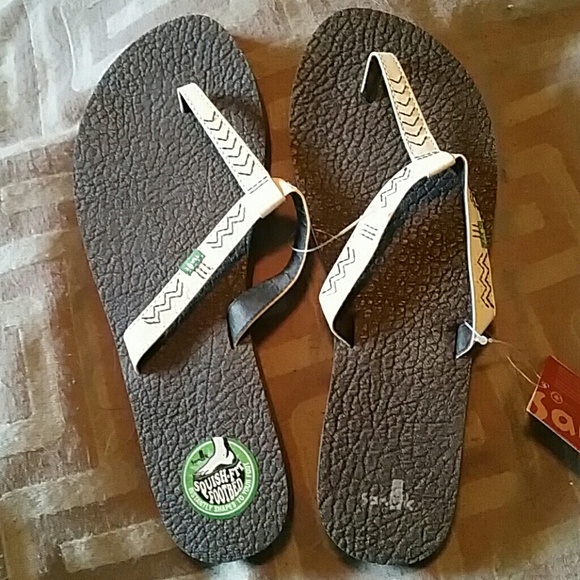 NEVER WORN Sanuk