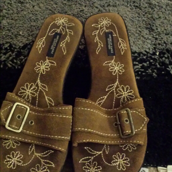 American eagle sandals