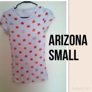 White top with stars and peace signs