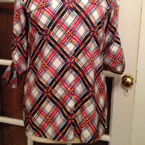 Top - Picture 2 of 4