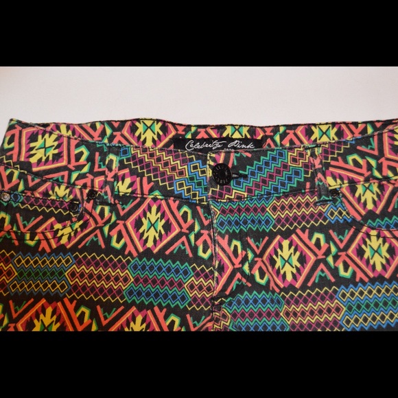 Aztec shorts - Picture 2 of 2