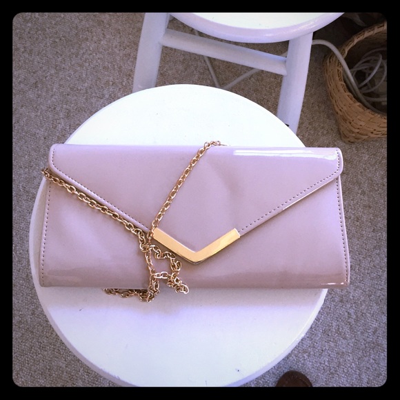 Aldo Clutch w Chain