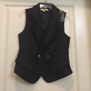 Ya vest size small