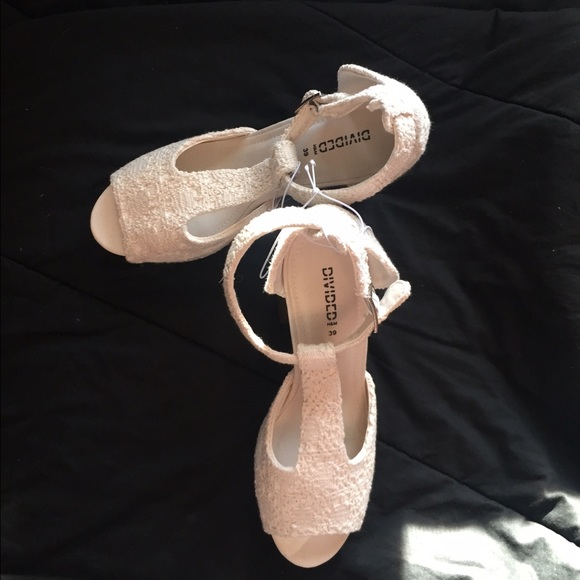 H&M white strap heels (Divided) - Picture 3 of 3